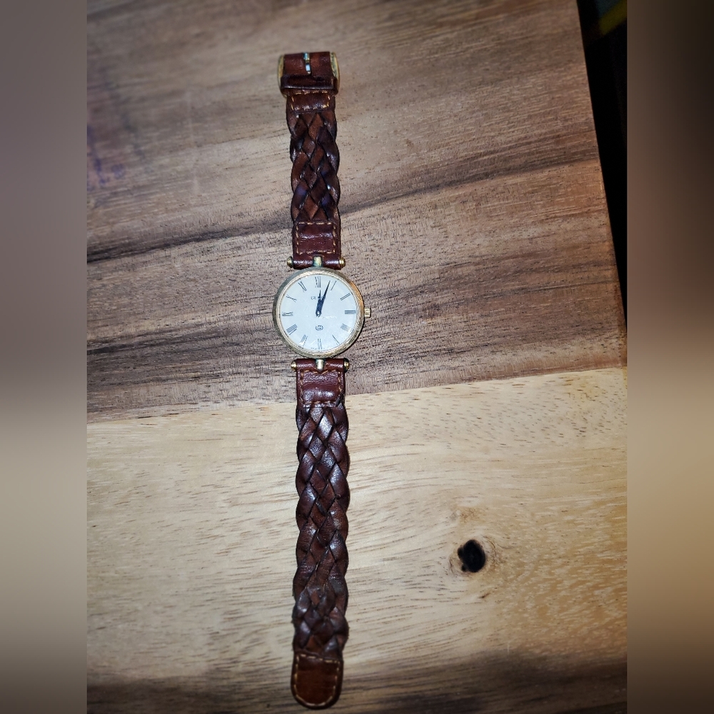 Vintage GUCCI Watch ⌚️ - Picture 2 of 16